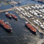 Iran, Oman Discuss Temporary Corridor Through Hormuz as US Standoff Persists