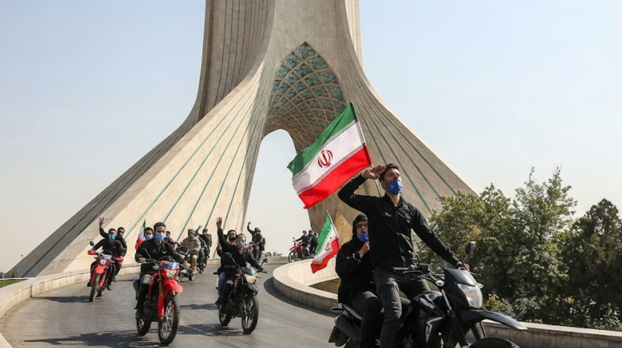 Iran’s Guard Urges US Voters to Oust Trump Allies as Troops Complete Iraq Withdrawal Iran’s Guard Urges US Voters to Oust Trump Allies as Troops Complete Iraq Withdrawal